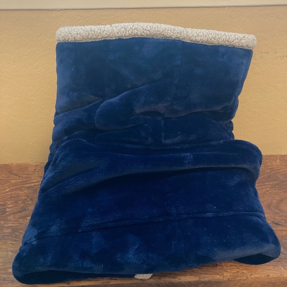 Wheelchair Lap Blanket Blue - Brand:  Granny Jo - Excellent Condition